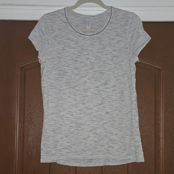 Lululemon Another Mile Short Sleeve Size 8 - Picture 2 of 6